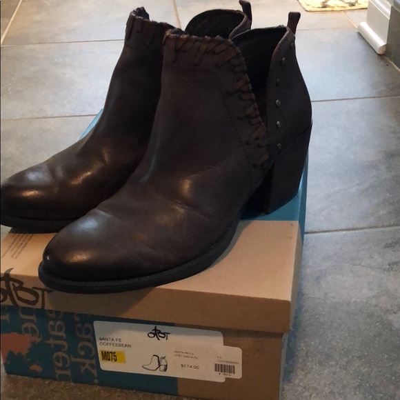 Women’s size 7.5 OTBT boots - Picture 1 of 6